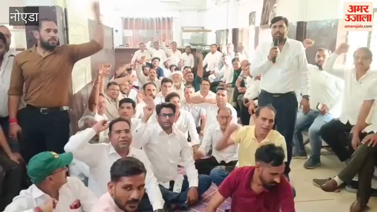 Deed writers strike against e-registration continues for 14th day in Greater Noida