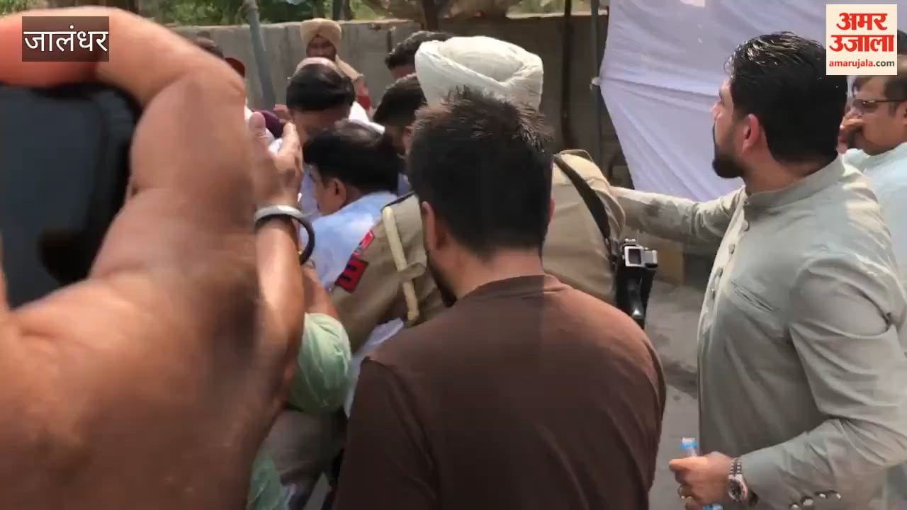 Jalandhar: Former Minister Manoranjan Kalia faints at the inauguration ceremony of the Guru Nanakpura overbridge; hospitalized.