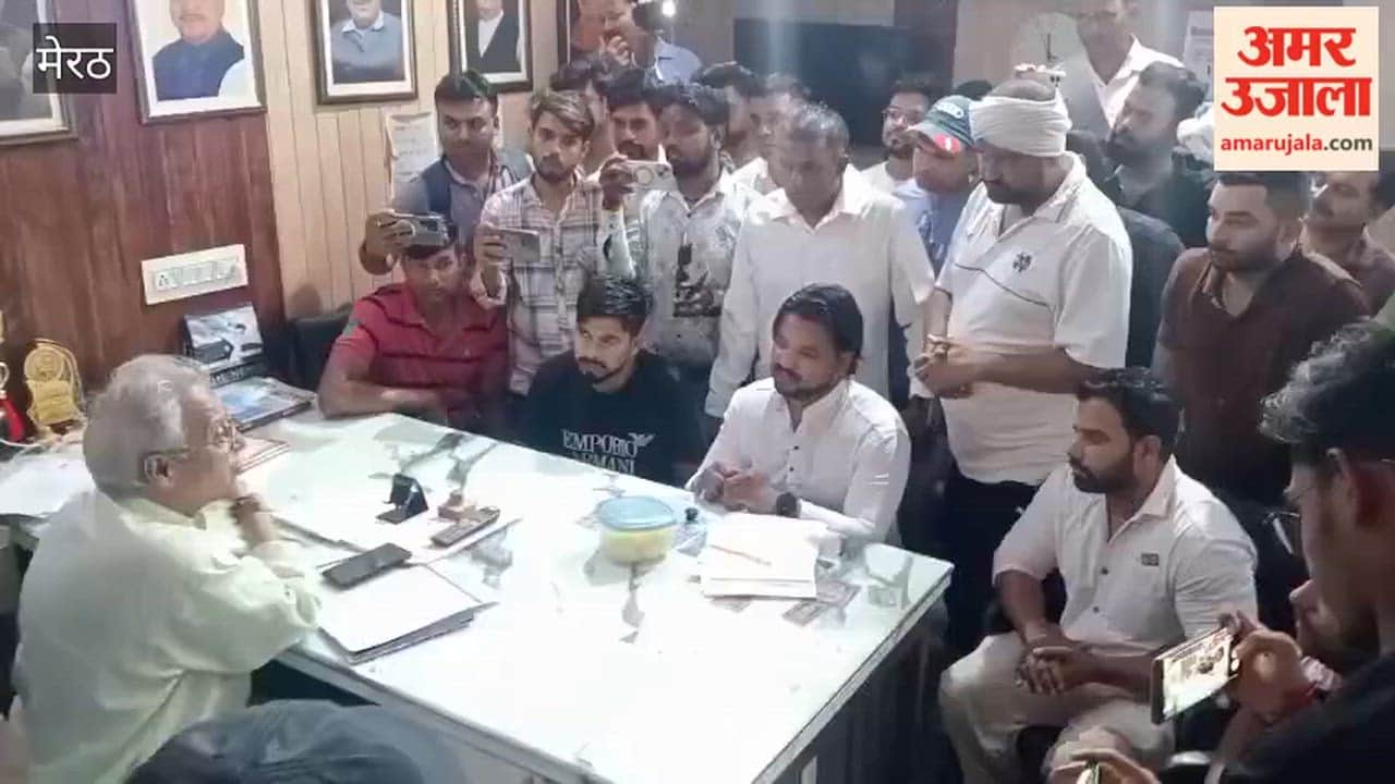 Meerut: DJ Association Meets BJP Leader Laxmikant Vajpayee Over Kanwar Yatra DJ Ban