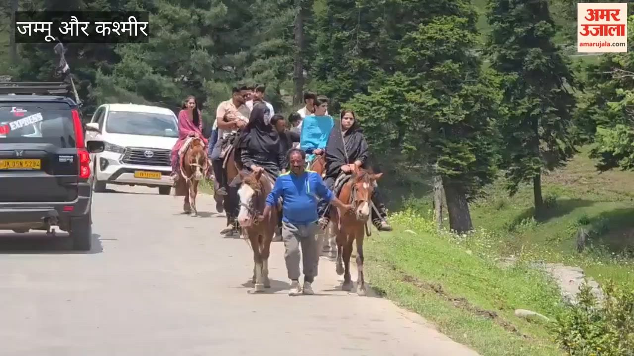 Tourists visiting the world-famous hill resort of Gulmarg on Sunday