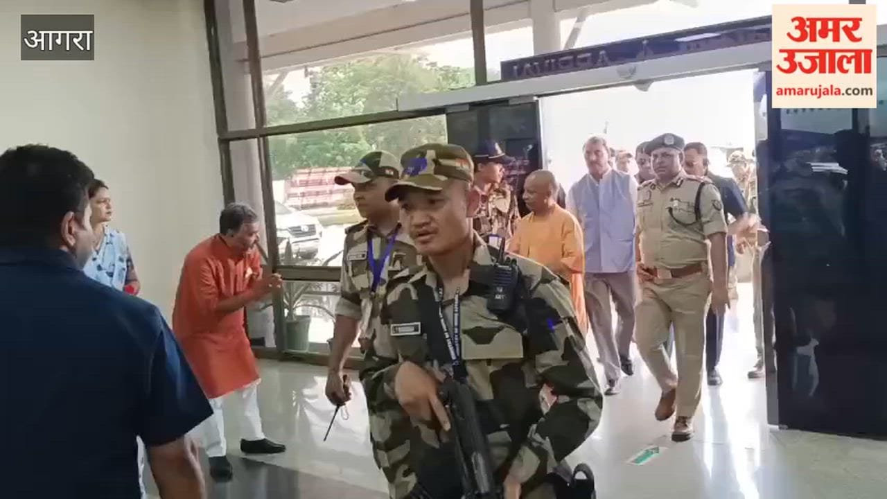 CM Yogi Adityanath visits in Agra