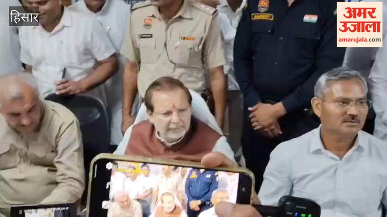 Hisar: Minister Arvind Sharma told Social Welfare Department officials not to sit in their offices but to go among the people and resolve their problems.