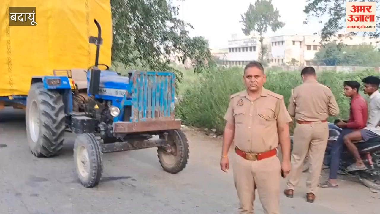 Tractor-trolley and pickup collide in Badaun 12 injured