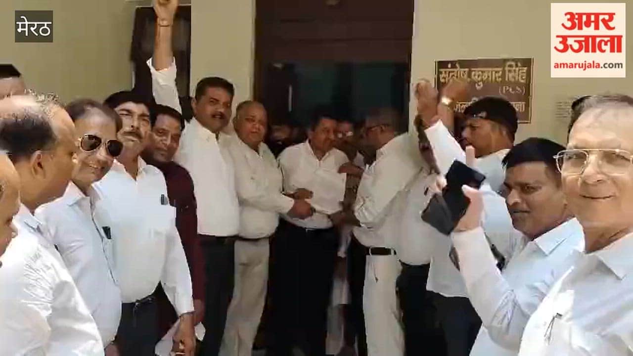 Meerut: Lawyers Launch Indefinite Strike Against E-Registry, Lock Registry Office