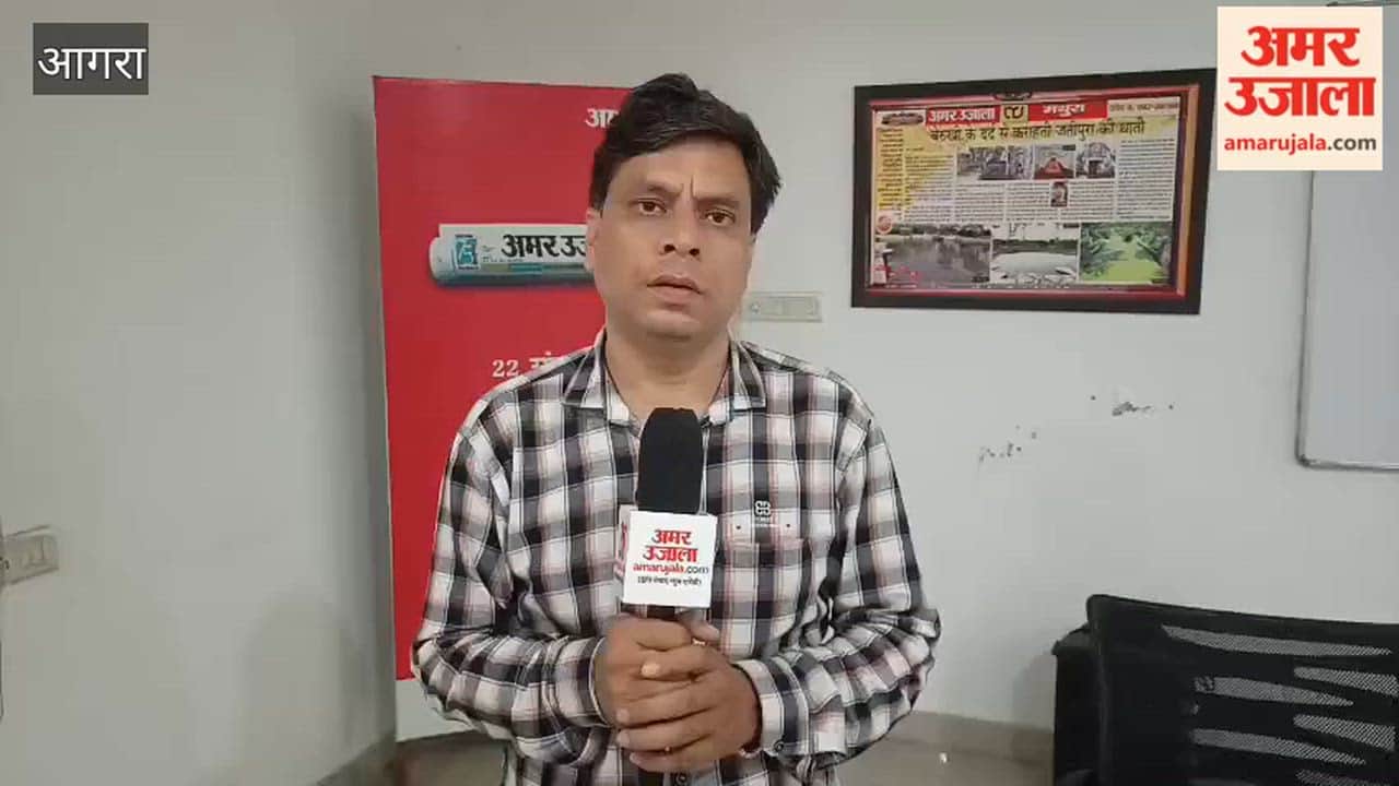 Traffic congestion has worsened at Agra Hariparvat intersection due to construction of metro pillars