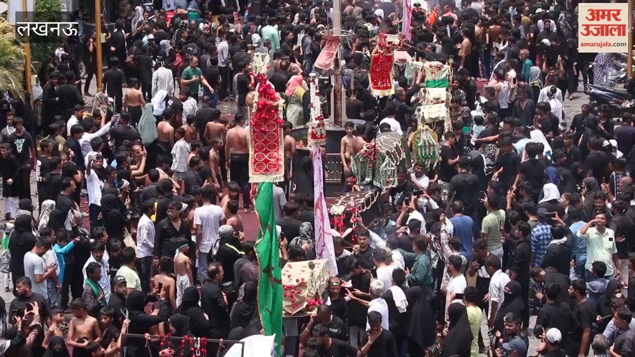 पुराने लखनऊ में सहादतगंज के रौज़ा ए फ़ातमैन से निकला मंजर ए कर्बला का जुलूस