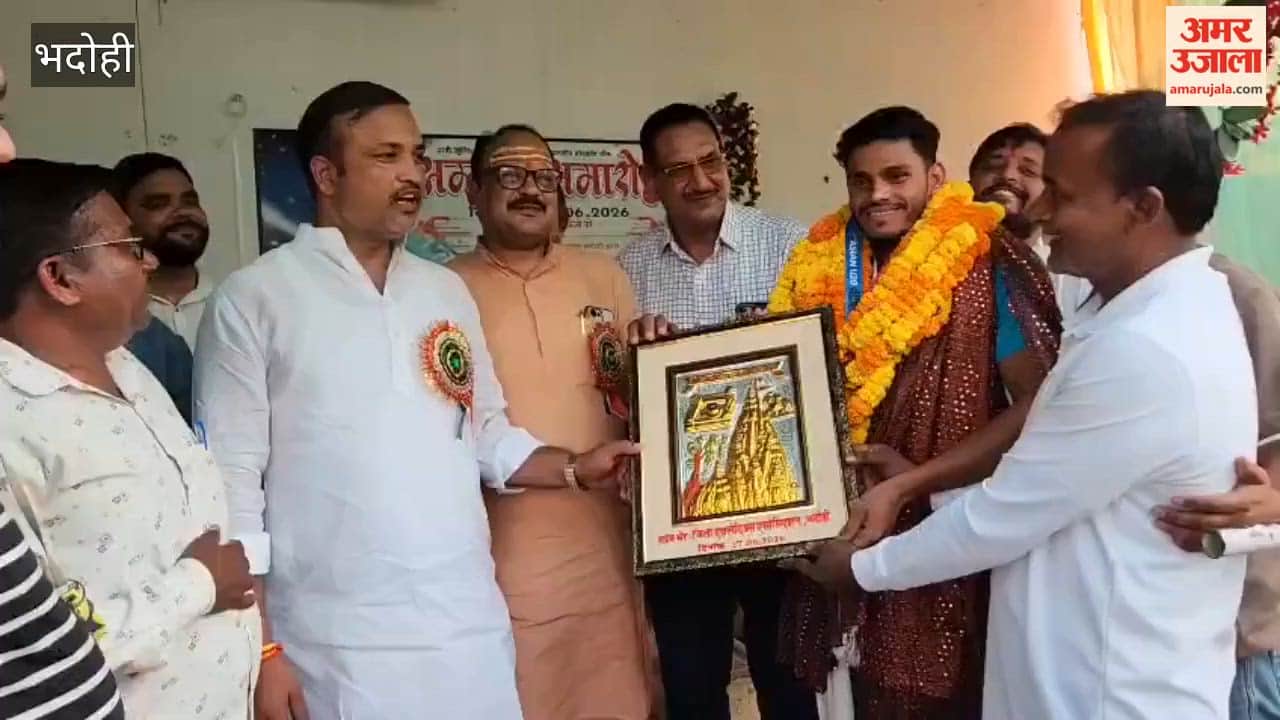 Bronze medal-winning athlete honored in bhadohi