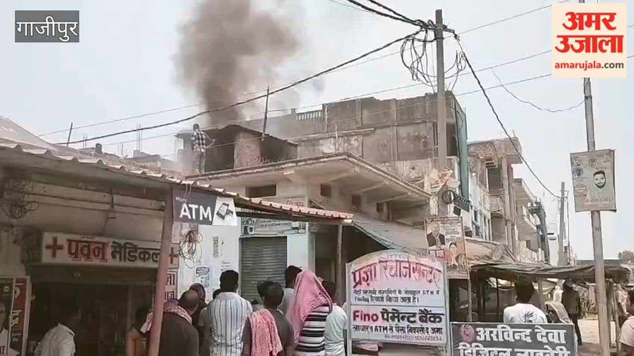 Fire breaks out on house roof, belongings destroyed