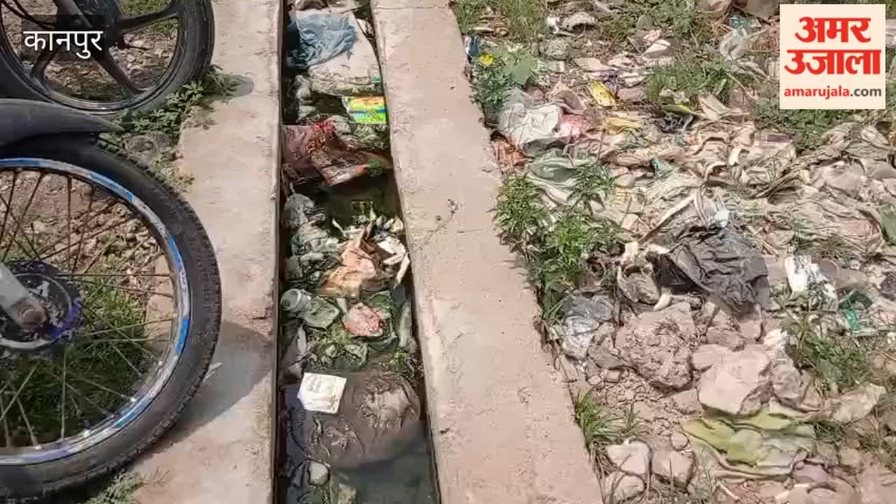 Kanpur: Panchayat officials' claims fall flat; drains clogged, road damaged by sewage water
