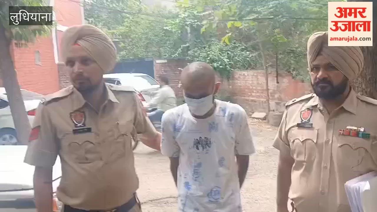 Thief who fled with a gold necklace from a jewelry shop nabbed in Delhi.