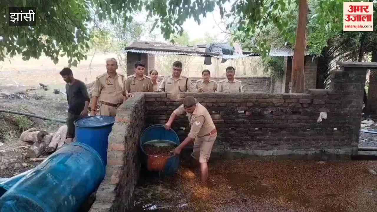 The Baragaon police and the excise team destroyed 1,000 liters of *lahan* (fermented wash) and apprehended two individuals at the scene.