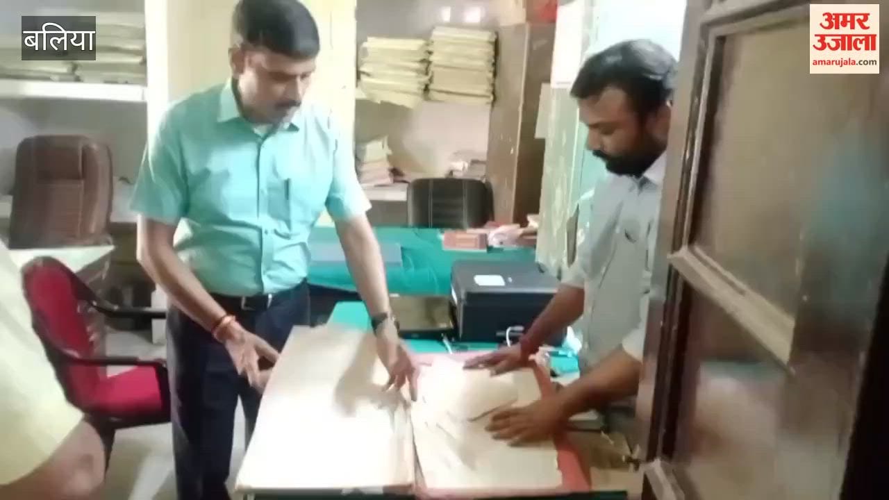 Ballia DM expresses displeasure over mismanagement