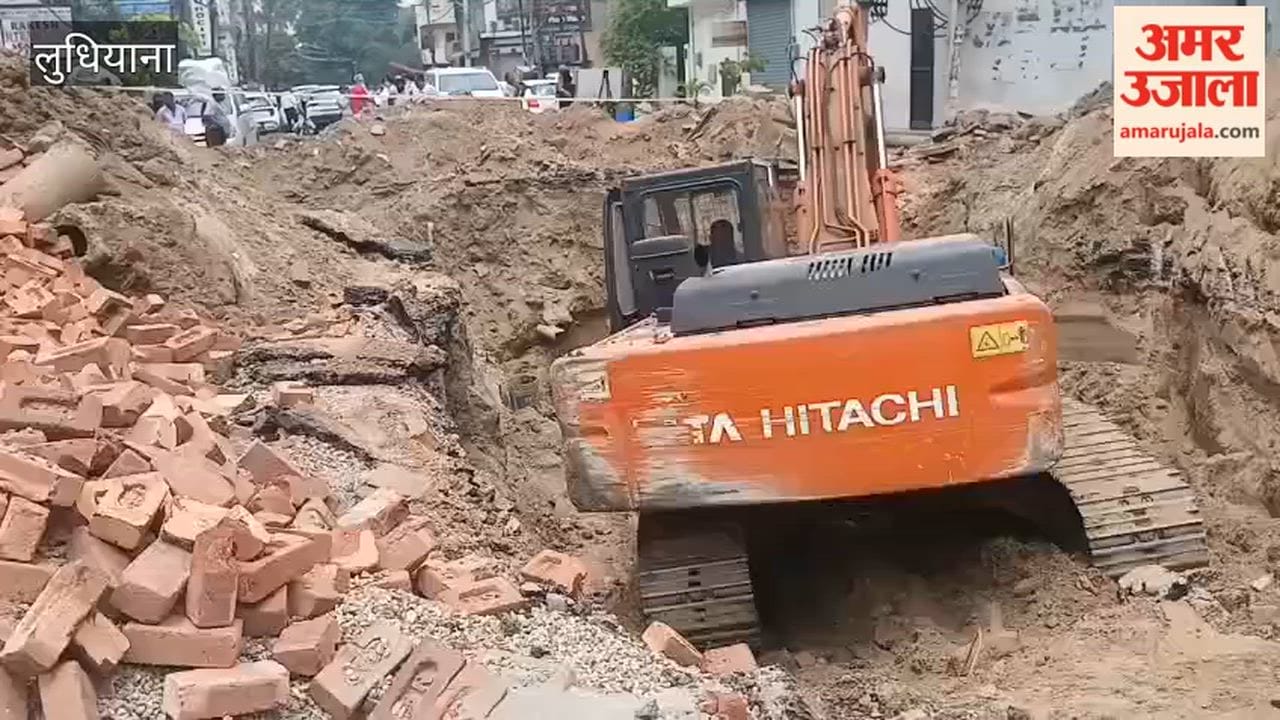 Social activists outraged over a road that has been caved in for five days near Saggu Chowk; launch a campaign against municipal officials.
