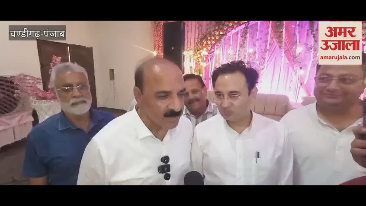Discussion on upcoming elections at a key Congress meeting in Pathankot.