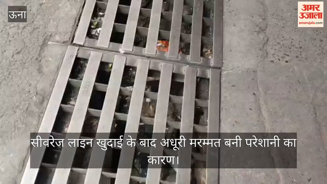 Chintpurni: Incomplete repairs following sewerage line excavation cause trouble; Prasad shop faces potential danger