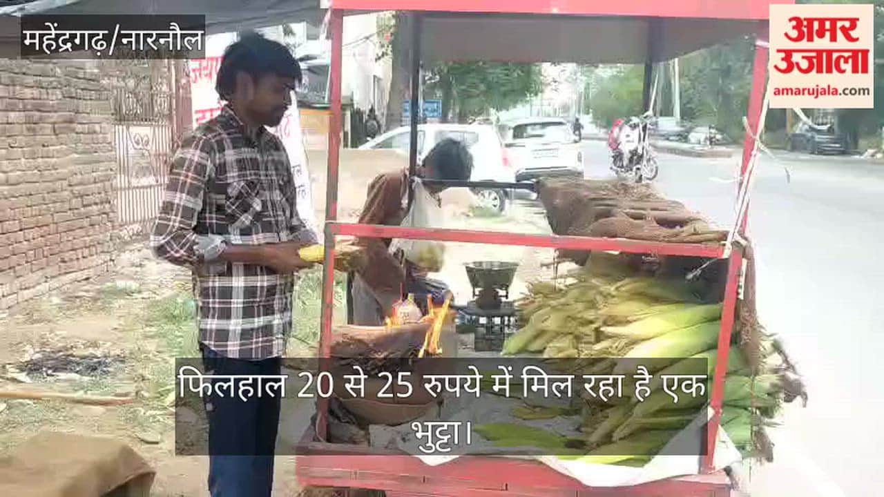 As the rainy season arrives, corn cobs have started appearing in the market. Corn carts have been set up in many places.