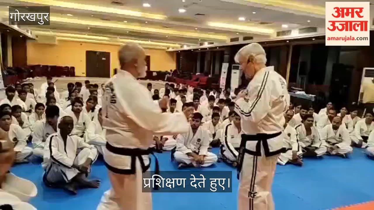 ITF Taekwondo President Paul Weiler conducted training in Gorakhpur.