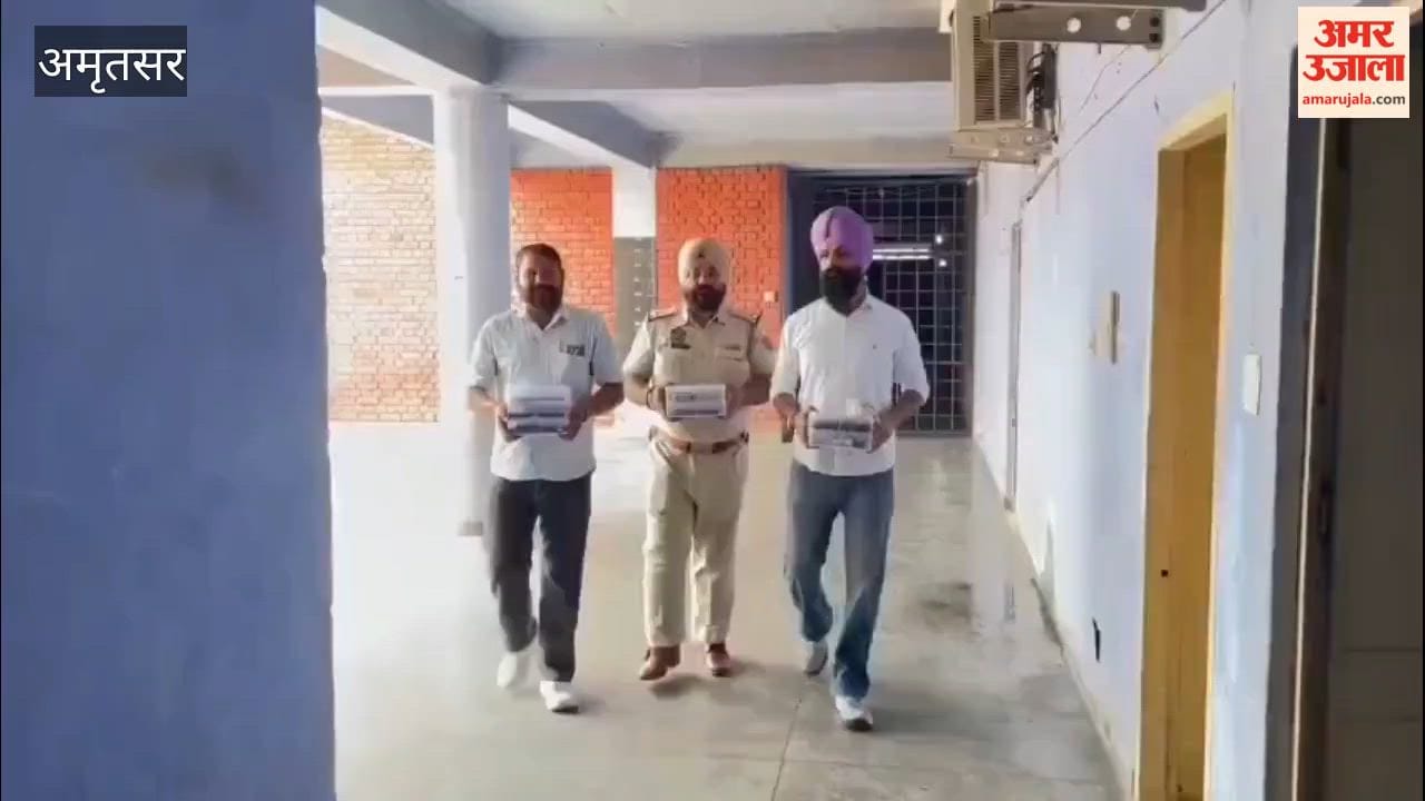 Amritsar Police busted a weapon smuggling module operating via drones from Pakistan.