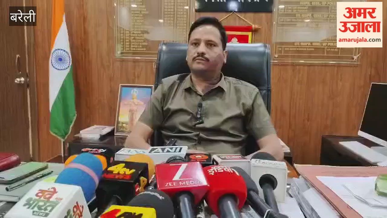 DIG Ajay Sahni gives instructions to the officers over Kanwar Yatra in Bareilly