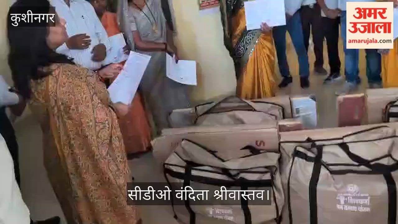 100 women received sewing machines under the Vishwakarma Shram Samman Yojana.