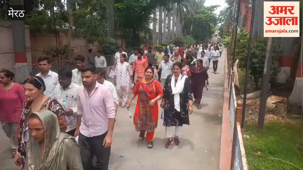 Meerut: UPTET Exam Continues Smoothly on Day Two, Candidates Exit Sanatan Dharam Inter College