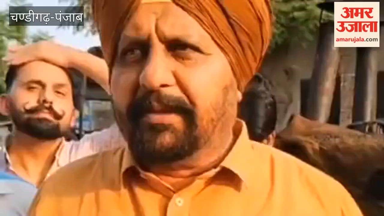 The Ferozepur Urban MLA inaugurated the road construction work from village Kunde to the border village of Bareke.