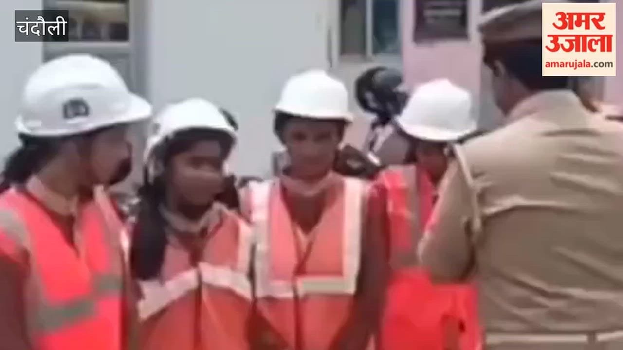 CO and Traffic In-charge explain road safety rules to children