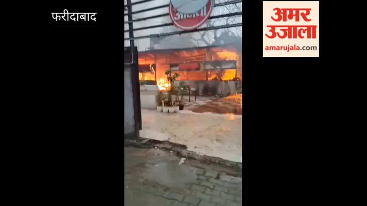 Fire caused by a short circuit in the enclosure behind a liquor shop in Faridabad