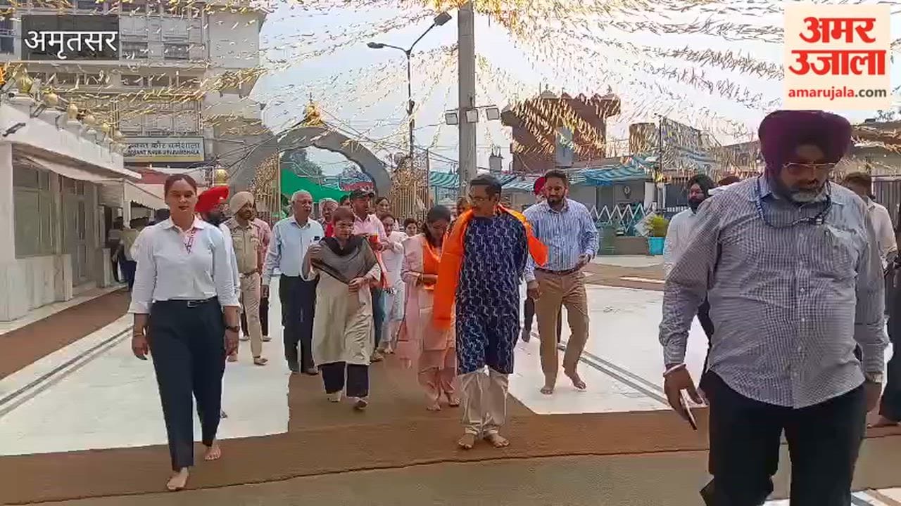 Supreme Court Judge M.M. Sundresh offered prayers at Durgiana Temple