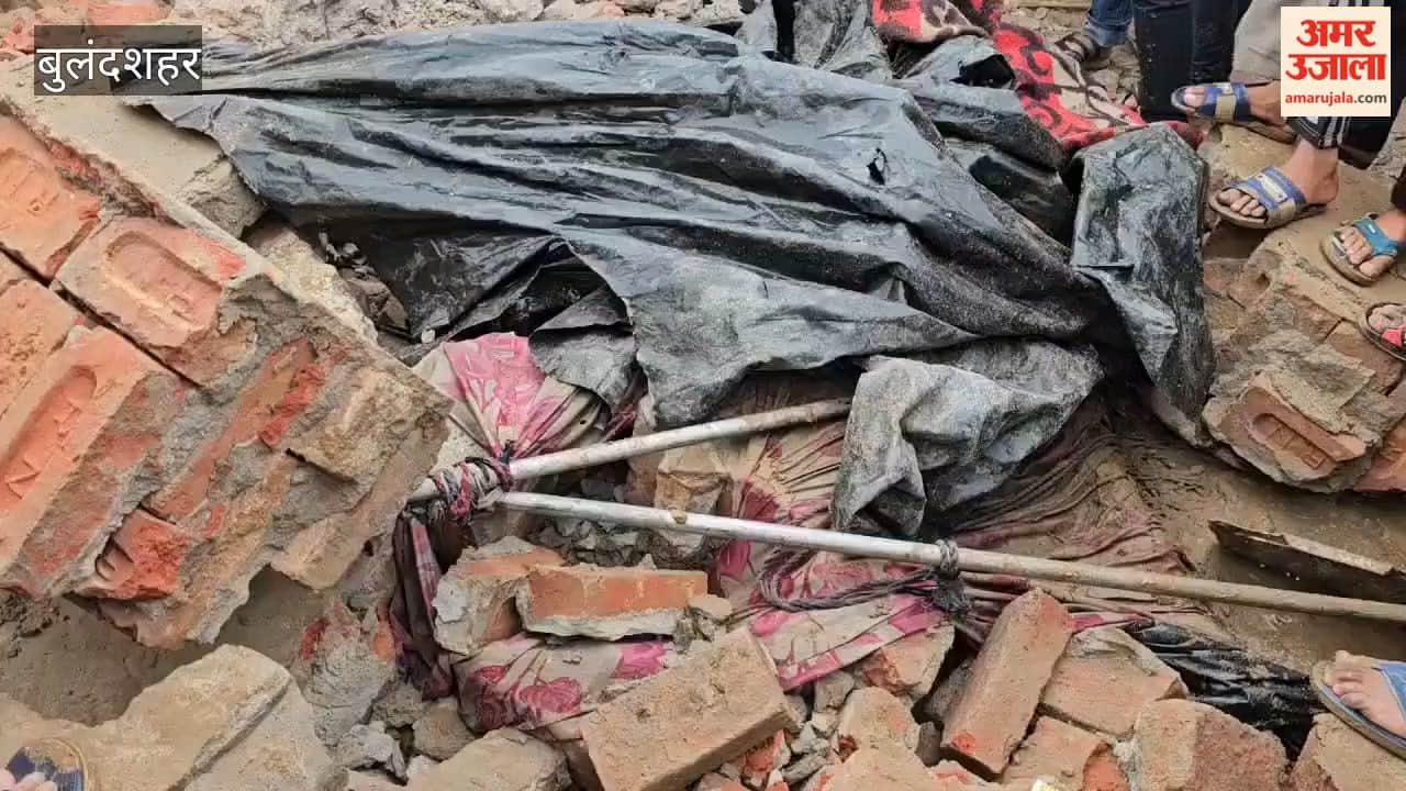 Mosque wall collapses in Khurja Two dead