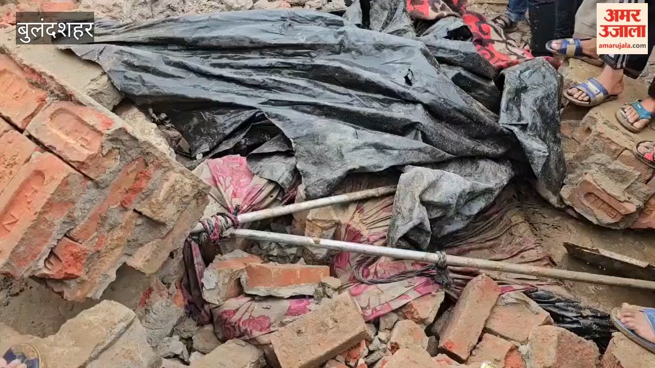 Mosque wall collapses in Khurja Two dead