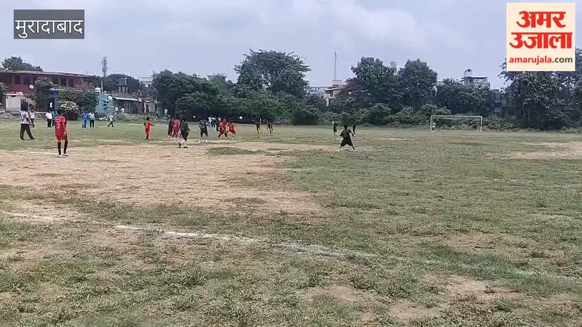 पारकर इंटर कॉलेज की फुटबॉल टीम ने दिखाया दम
