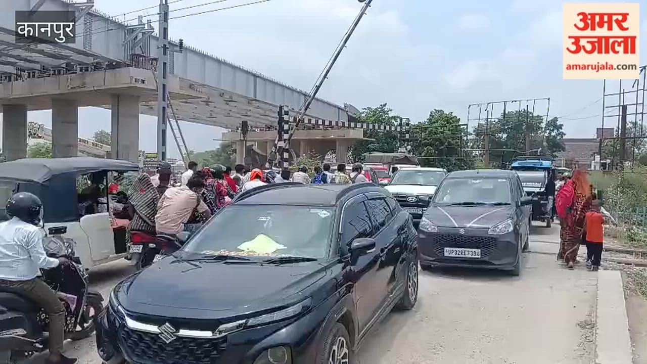 Traffic Jams Occur Twice on Naveen Ganga Bridge, and at Saraiya and Poni Road Jhanda Crossing