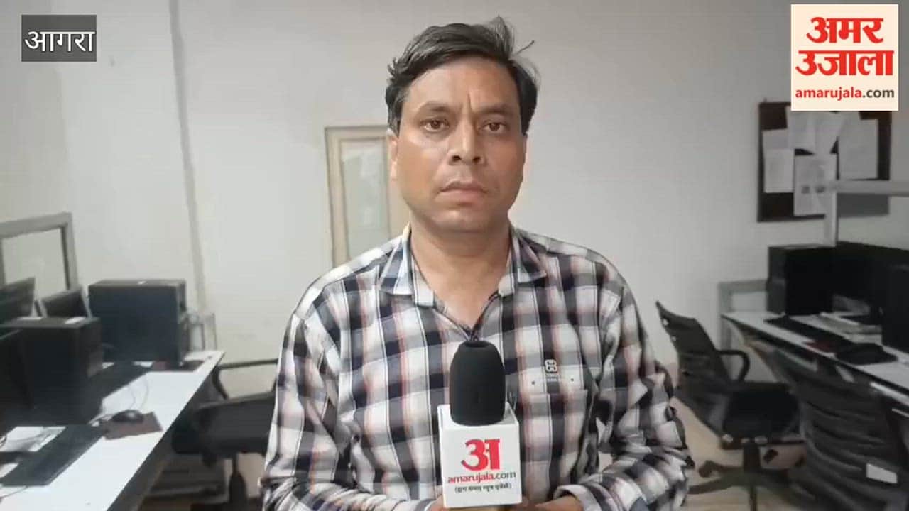 Shop collapses amidst rain at subhash bazaar in Agra