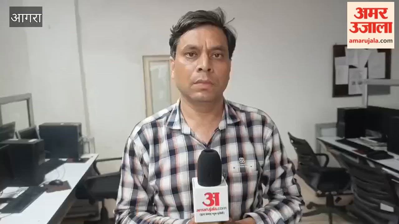 Shop collapses amidst rain at subhash bazaar in Agra