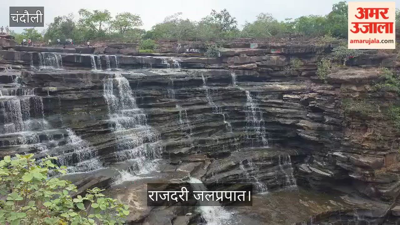 Crowds of tourists flocking to Rajdari Waterfall in chandauli