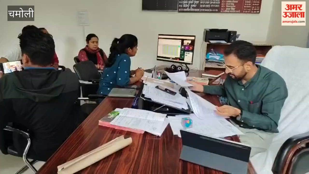 Public representatives submitted a memorandum to the Executive Engineer of the PWD and the SDM, demanding the blacktopping of the Gwaldam-Khampadhar-Chidanga Malla road