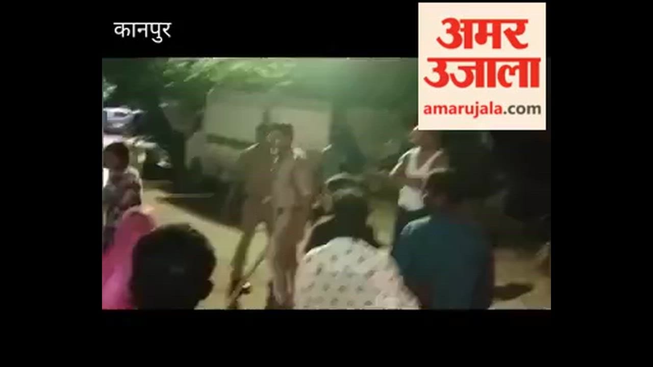 Kanpur: Locals protest against cannabis smugglers; police arrive at the scene