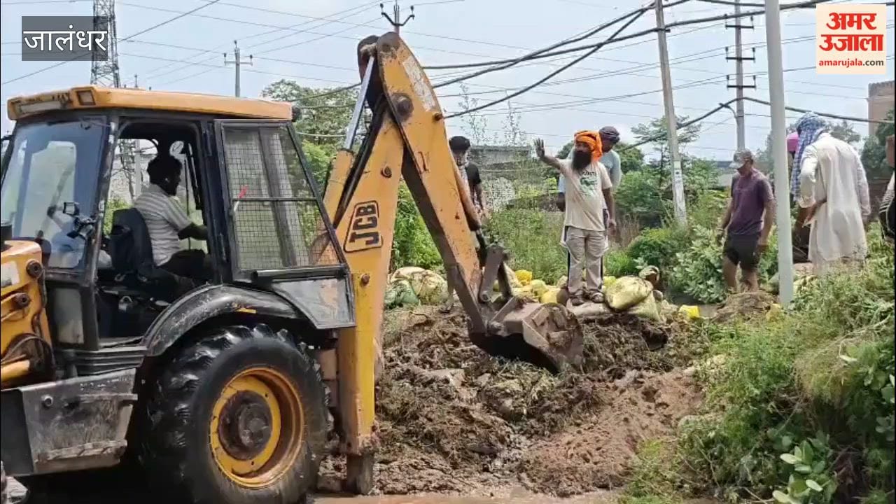 Canal embankment breaches in Jalandhar; water enters residential colonies; relief operations continue through the night.