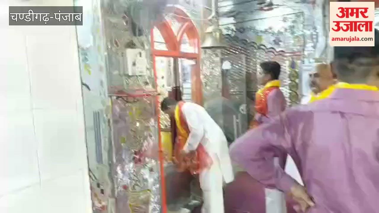 MLA flags off Amarnath Yatra group from Jeera
