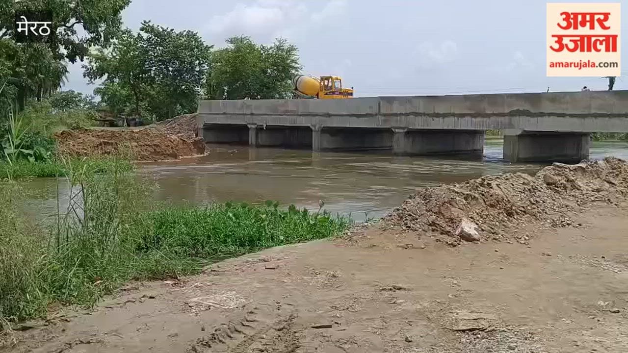 Traffic could not start on Bamnauli Soti bridge even on the third day, Khadar area cut off from the main road.
