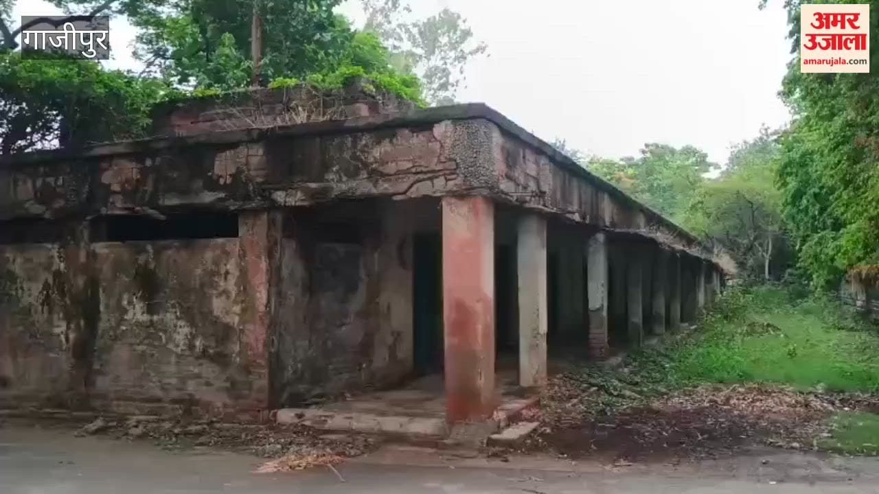 Dilapidated government office buildings and private houses inviting accidents