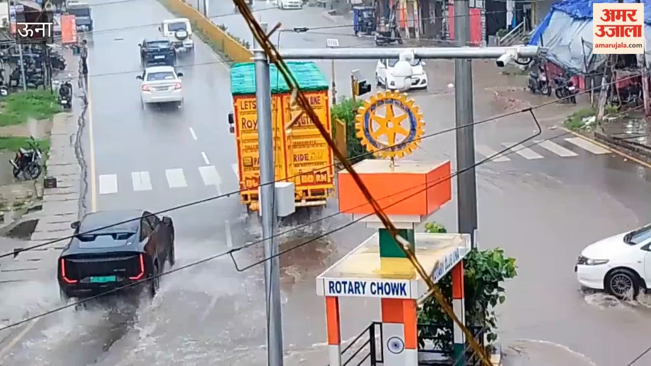 una heavy rain fog waterlogging vehicles headlights weather update