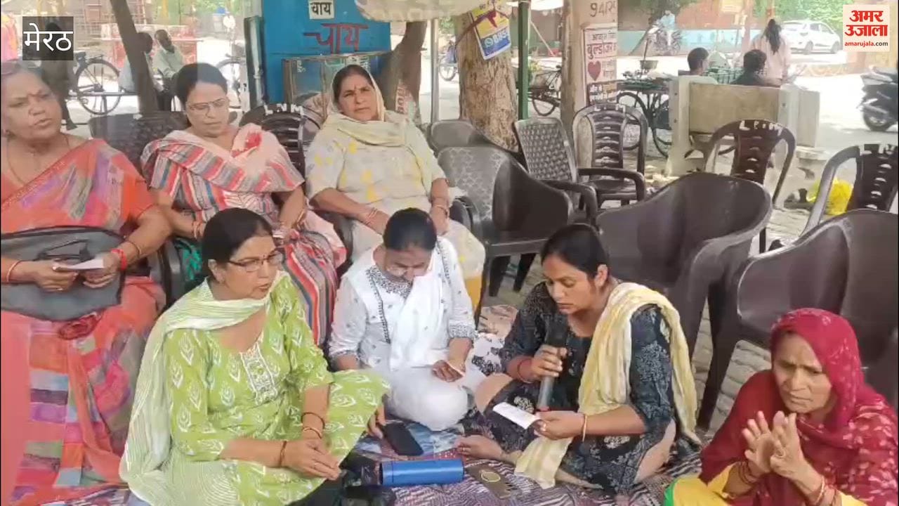 Meerut: Sit-in protest Meerut: Women recited the Hanuman Chalisa in Shastri Nagar Sector-3.continues in Shastri Nagar Sector-2 for the 87th day; women say they will stand firm until a resolution is reached.