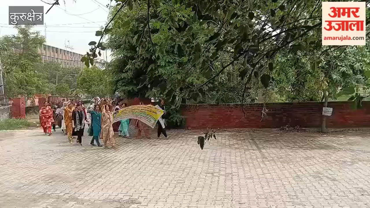 Hundreds of female teachers from across the state arrived in Kurukshetra, demanding the implementation of the High Court's verdict.