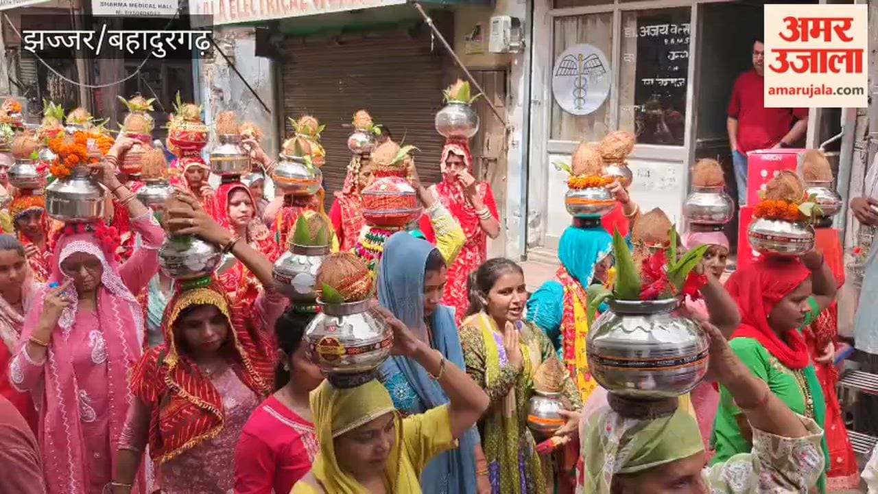 Idols of Ganesha, Parvati, and Kartikeya were installed at the Bada Mahadev Temple in Beri, following a Kalash Yatra.