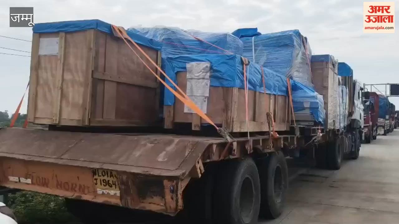 Trucks stranded on the Ring Road due to the Amarnath Yatra