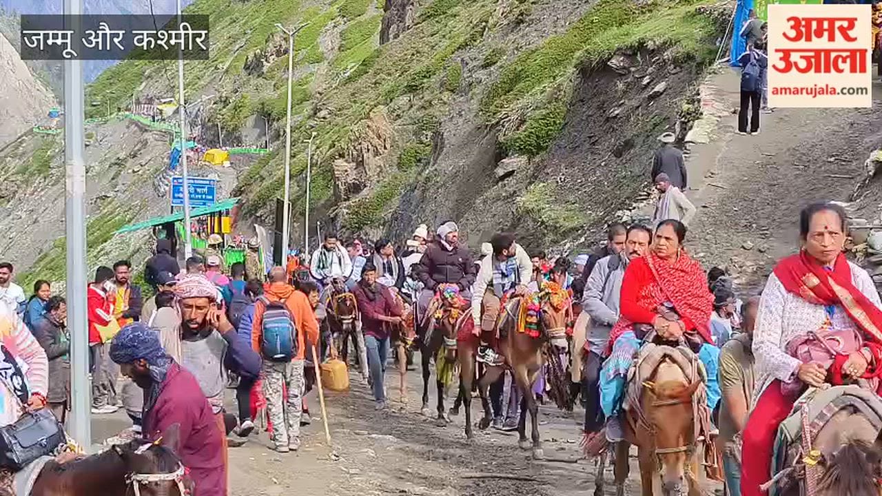 Amarnath Yatra continues amidst rain in Baltal