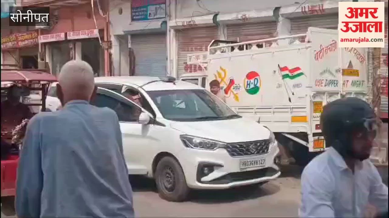 Sonipat: Locks of four shops broken on Kakroi Road; thieves fled with goods and cash.