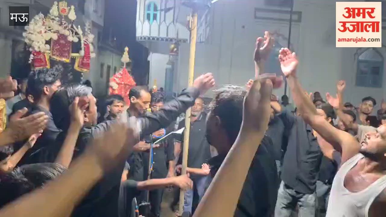 Anjumans perform Nohakhwani in rain in Mau